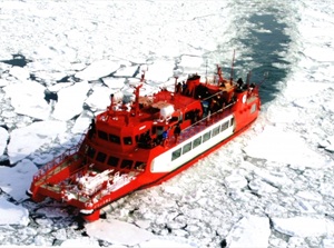 Ryuhyo sightseeing ship from Monbetsu city