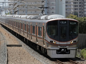Train of Osaka Loop Line