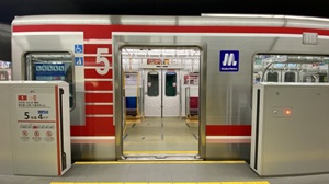 Door of train of Midosuji Line