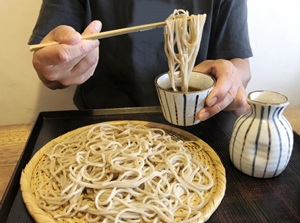 Eating Mori-soba