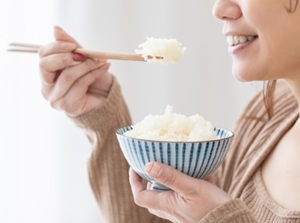 How to eat rice