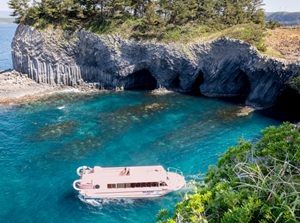 Nanatsugama near Yobuko