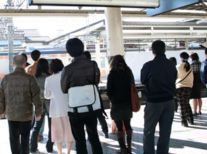 Wait forming a queue naturally